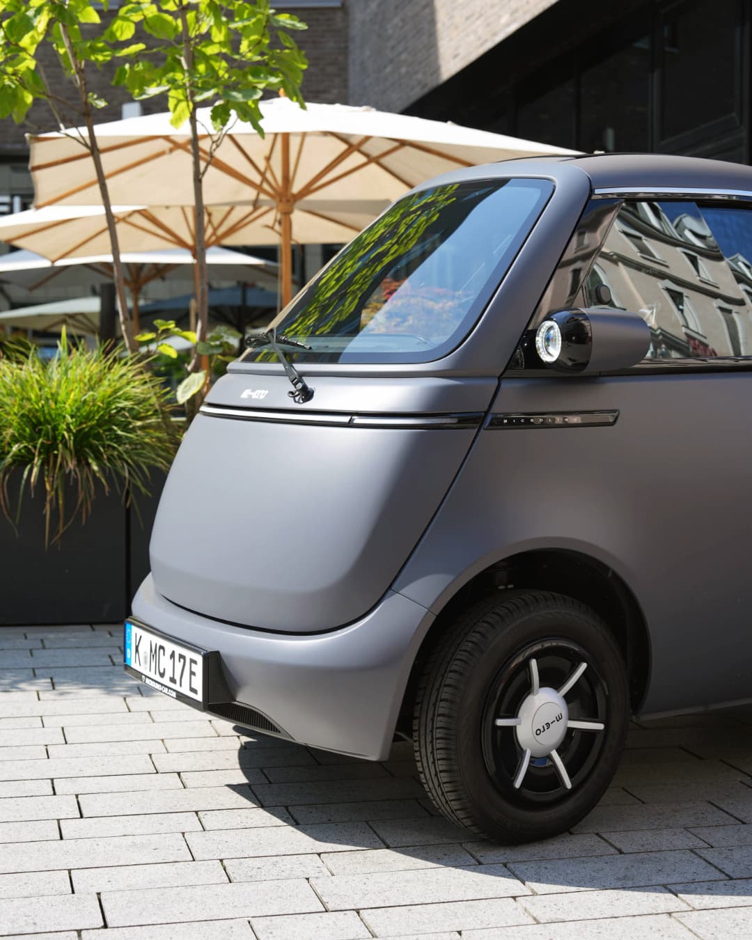 Microlino, Kleiner Wagen. Große Bühne.